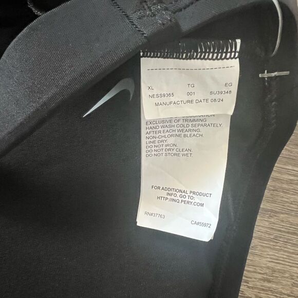 Nike V-Back One Piece Swimsuit-Size XL - Picture 4 of 6